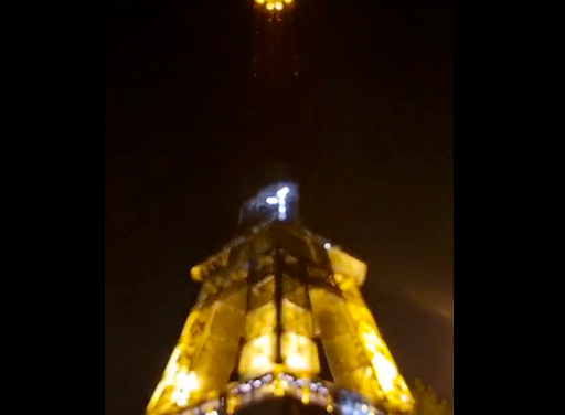 La Tour Eiffel est éteinte en signe d’hommage à Elisabeth II