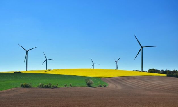 Une étude santé sur le bruit des éoliennes à terre parue dans The Conversation