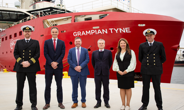 North Star organise une cérémonie de baptême pour le navire Grampian Tyne