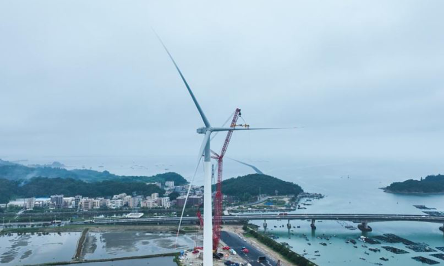 La première éolienne offshore de 18 MW installée au Guangdong (Chine)