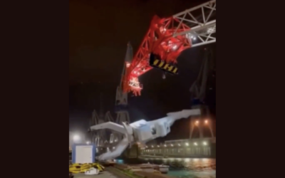 « Brave Tern » a heurté une des grues du port de Ferrol