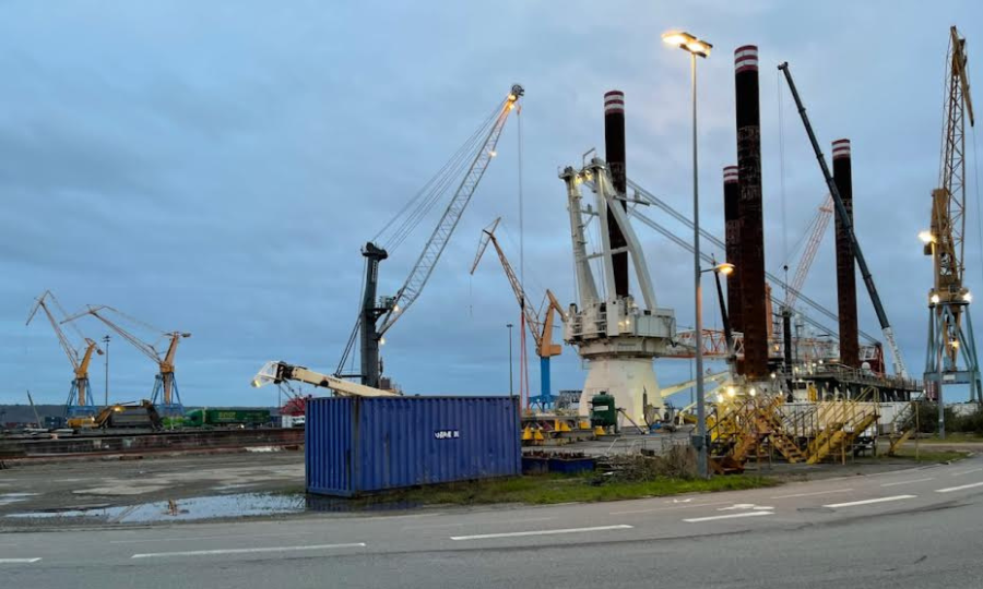 Le Bold Tern en réparation chez Damen dans BrestPort